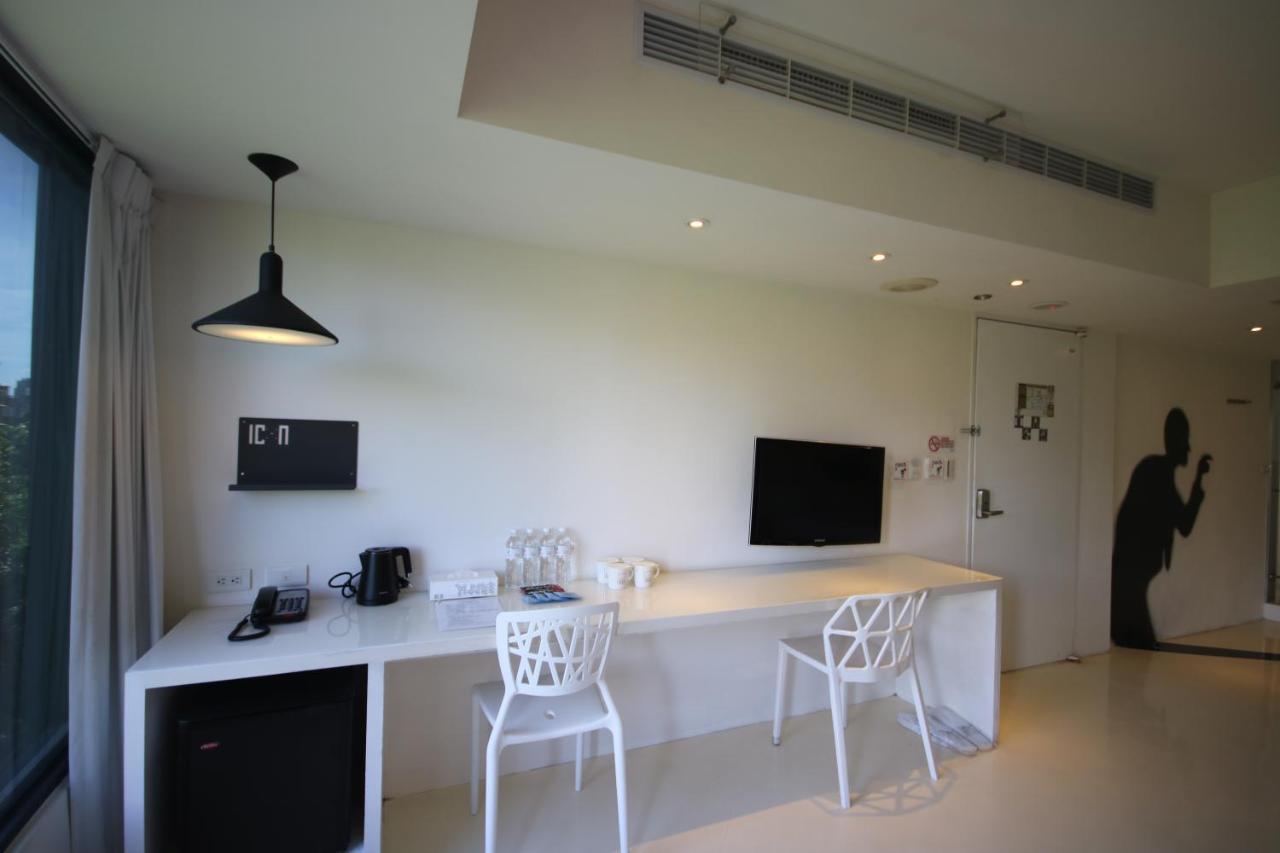 Hotel Papa Whale-Kaohsiung Formosa Boulevard Extérieur photo