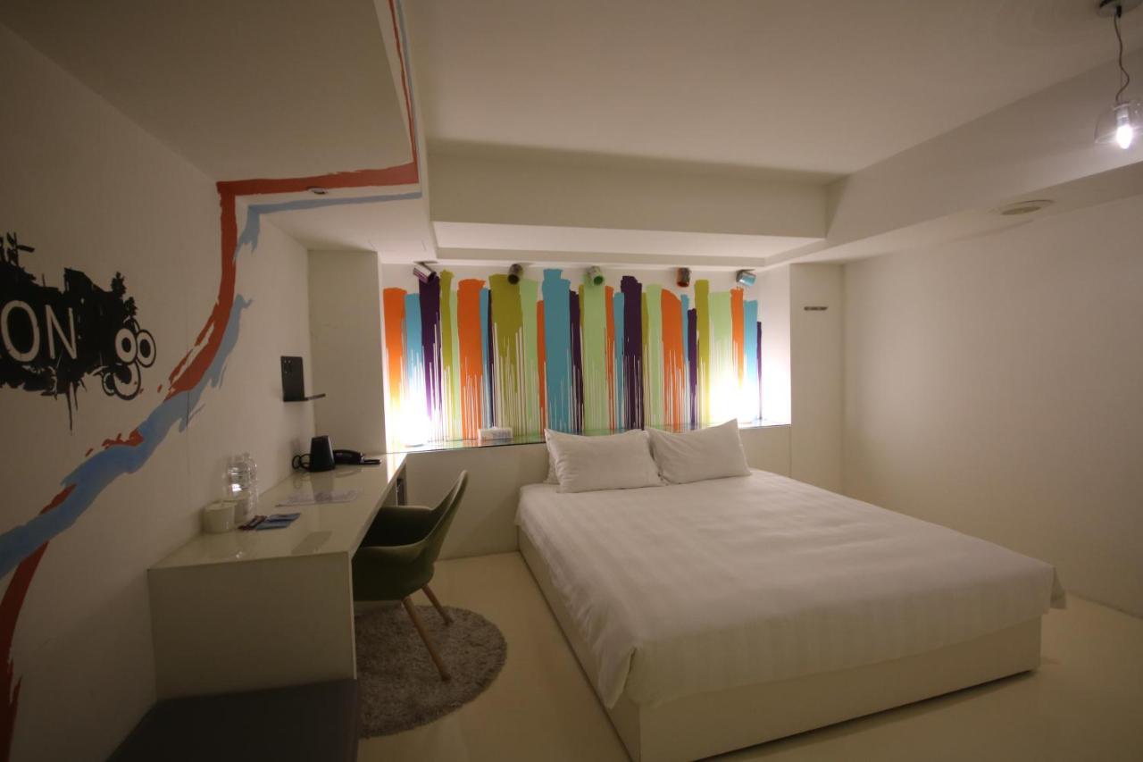 Hotel Papa Whale-Kaohsiung Formosa Boulevard Extérieur photo