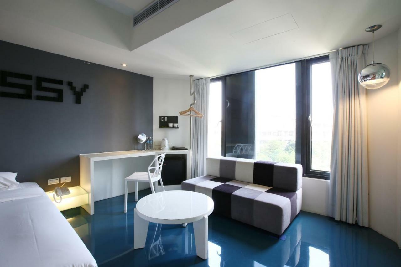 Hotel Papa Whale-Kaohsiung Formosa Boulevard Extérieur photo
