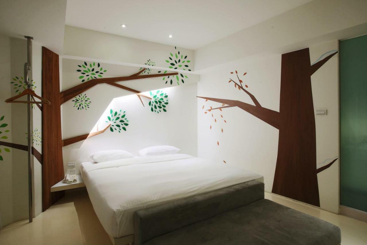 Hotel Papa Whale-Kaohsiung Formosa Boulevard Extérieur photo