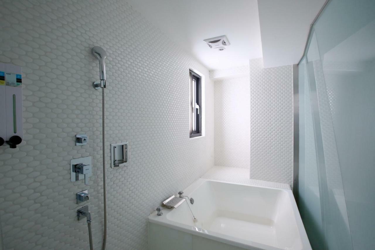 Hotel Papa Whale-Kaohsiung Formosa Boulevard Extérieur photo
